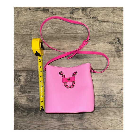 Betsey Johnson Pink Xomaya Bucket Crossbody Magnet Close Purse Bag **NWT** - Picture 16 of 16